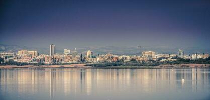 Larnaca cidade panorama foto
