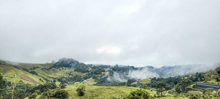 Visão do a montanhas do minas gerais Brasil foto