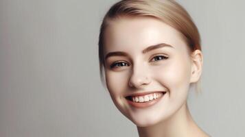 sorridente jovem mulher com implantado dentes em luz fundo, generativo ai foto