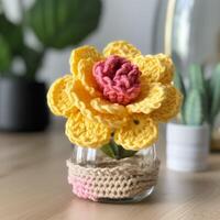 uma amarelo e Rosa flor dentro uma vaso ai gerado foto