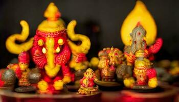 foco em estátua do senhor Ganesha, ganesha festival. hindu religião e indiano celebração do diwali festival conceito em escuro, vermelho, amarelo fundo e bokeh por aí foto