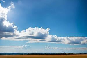 lindo azul nuvem formação brilhante céu Novo temporada, primavera, saudações, inspirador, conceito, lindo natureza fundo e pano de fundo. foto