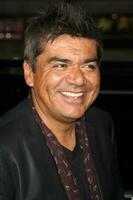 George lopez A chegar às a todos sobre Steve pré estreia às graumans chinês teatro dentro los angeles ca em agosto 26 20092009 foto