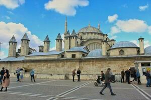 Istambul, Peru - fevereiro 2021. a azul mesquita dentro Istambul, Além disso conhecido de Como a sultão ahmed mesquita, é a era otomana histórico imperial mesquita localizado dentro Istambul, peru. foto