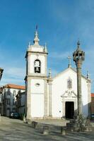 Visão do santo Peter Igreja dentro Trancoso, Portugal. foto