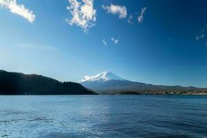 panorama do Fuji montanha às lago kawaguchiko, Japão foto