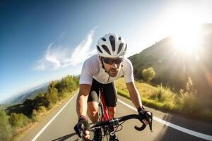 profissional ciclista dentro protetora capacete trens em montanha estrada. generativo ai foto