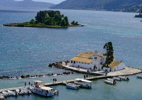 vlacherna mosteiro em a Kanoni Península do Corfu, Grécia foto