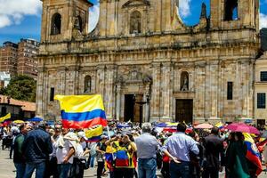 bogotá, Colômbia, 2022. pacífico protesto marchas dentro Bogotá Colômbia contra a governo do gustavo petro. foto