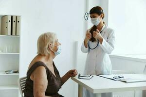 paciente às a médico saúde diagnóstico foto