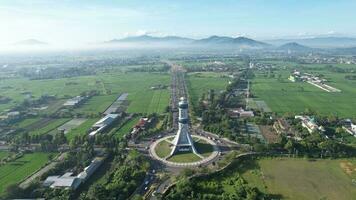 aéreo Visão do a extraordinário e lindo construção do a mataram cidade metro monumento. lombok, Indonésia, marcha 22, 2022 foto