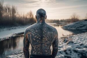 islandês homem com dele costas coberto dentro tatuagens lado de fora dentro congeladas inverno. ai gerado foto