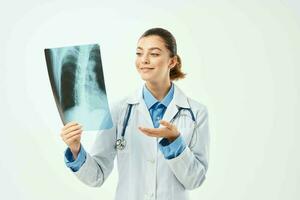 mulher radiologista a partir de exame raio X emoção foto