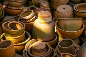 tradicional cerâmica dentro a cidade do raquira. cidade do panelas foto