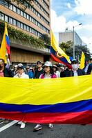 bogotá, Colômbia, 2022. pacífico protesto marchas dentro Bogotá Colômbia contra a governo do gustavo petro. foto