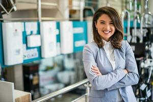 mulheres quem próprio uma relacionado ao banheiro fazer compras foto