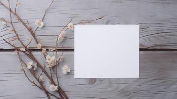 em branco branco papel cartão brincar e minúsculo flores ou Gypsophila ramo em de madeira mesa principal, generativo ai. foto