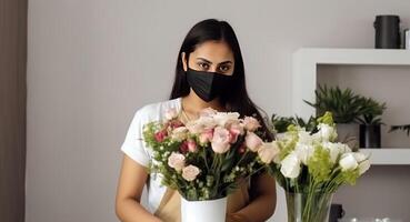 retrato do fêmea florista vestindo mascarar e segurando rosas ramalhete dentro dela floral comprar, generativo ai. foto