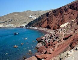 vermelho de praia - santorini ilha - Grécia foto