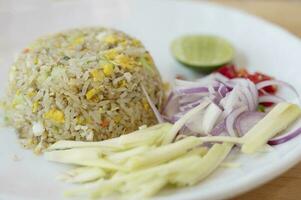 caranguejo frito arroz tailandês Comida foto