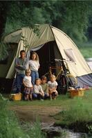 acampamento dentro a montanhas. aguarela uma família dentro natureza paisagem, montanha ,aventura, viajando caravana acampamento generativo ai. foto