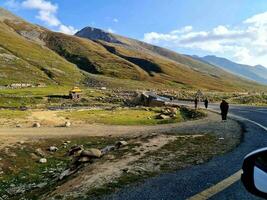 estrada com montanhas, naran kpk foto