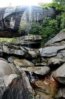 parque florestal da cachoeira de pha luang, amphoe si mueang mai, ubon ratchathani, tailândia foto