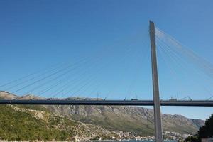 Modern Franzo Tudjmans Cable Stay Bridge em dubrovnik, croácia