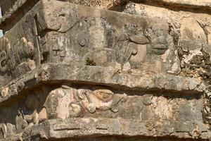 detalhe das ruínas maias do templo em tulum méxico foto