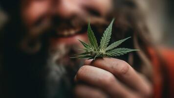 produtor segurando uma fresco cannabis broto dentro dele mão generativo ai foto