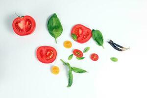 tomate e manjericão foto