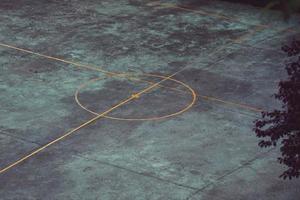 campo de futebol de rua na cidade foto