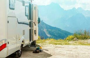 motorhome rv montanhas viagem foto