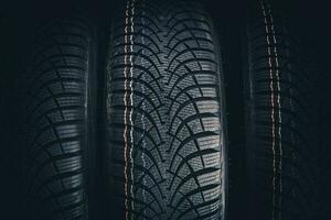 marca Novo moderno pneus foto