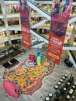 bukit bintang, Malásia novembro 1, 2018 a Kolam ou arroz arte para hindu festival do deepavali às pavilhão shopping center. é 1 do a maior e mais grandioso isto ano. foto