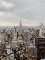 cidade de nova york, 2018 - horizonte da rua de manhattan foto