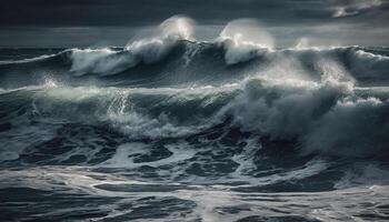 quebra onda bate em rude litoral, Perigo dentro movimento gerado de ai foto