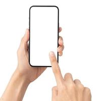 mão segurando e jogando a maquete de tela em branco do smartphone foto