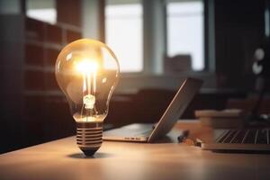 criativo idéia conceito. brilhando lâmpada luminária em escritório mesa. generativo ai foto