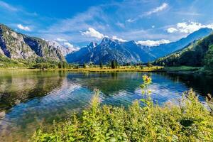 alpino lago almsee Áustria foto