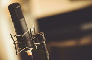 tubo microfone dentro estúdio foto