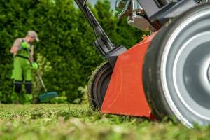 jardinagem poder equipamento e jardineiro trabalho foto