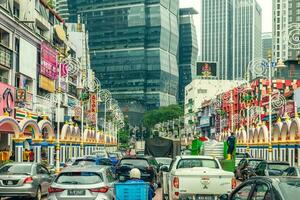 campos de tijolos, pequeno Índia localizado dentro Kuala lumpur perto kl sental, é a maior pequeno Índia dentro Malásia preenchidas com indiano lojas este vender indiano roupas, provisões e Comida. foto