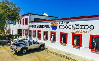 porto escondido Oaxaca México 2023 típica lindo colorida turista rua calçada cidade porto escondido México. foto