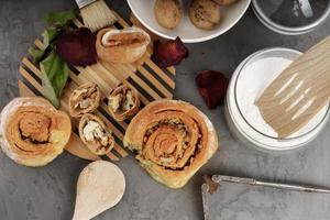 menu de pastelaria de pães redondos assados em casa foto