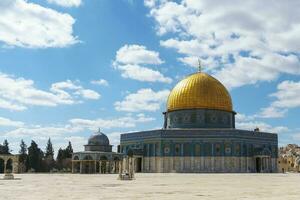 a cúpula do a Rocha dentro alaqsa mesquita foto