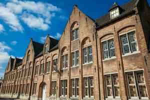 casas representante do a tradicional arquitetura do a histórico Bruges Cidade foto