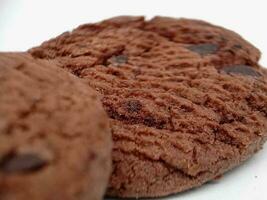 chocolate lasca biscoitos com avelãs, isolado em branco fundo foto