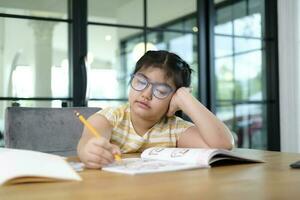 distância Aprendendo conectados Educação. foto