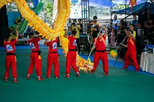 ho chi minh, viet nam - 22 abril 2023 Dragão dança, comemoro a Novo ano. às a parque foto